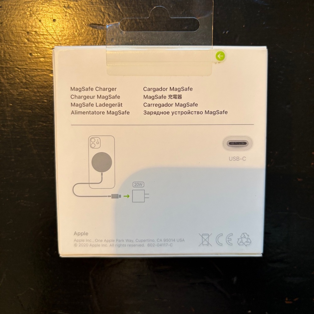 Apple MagSafe Charger - Picture 2 of 2